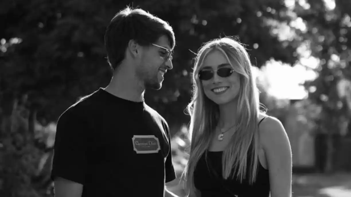 Daniel Bragança, médio dos leões, e Carolina Seixal, influenciadora digital, namoram há vários anos. O casal é muito acarinhado pelos fãs