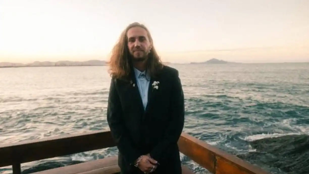 De luto, Vitor Kley regressa a Portugal e é surpreendido por...