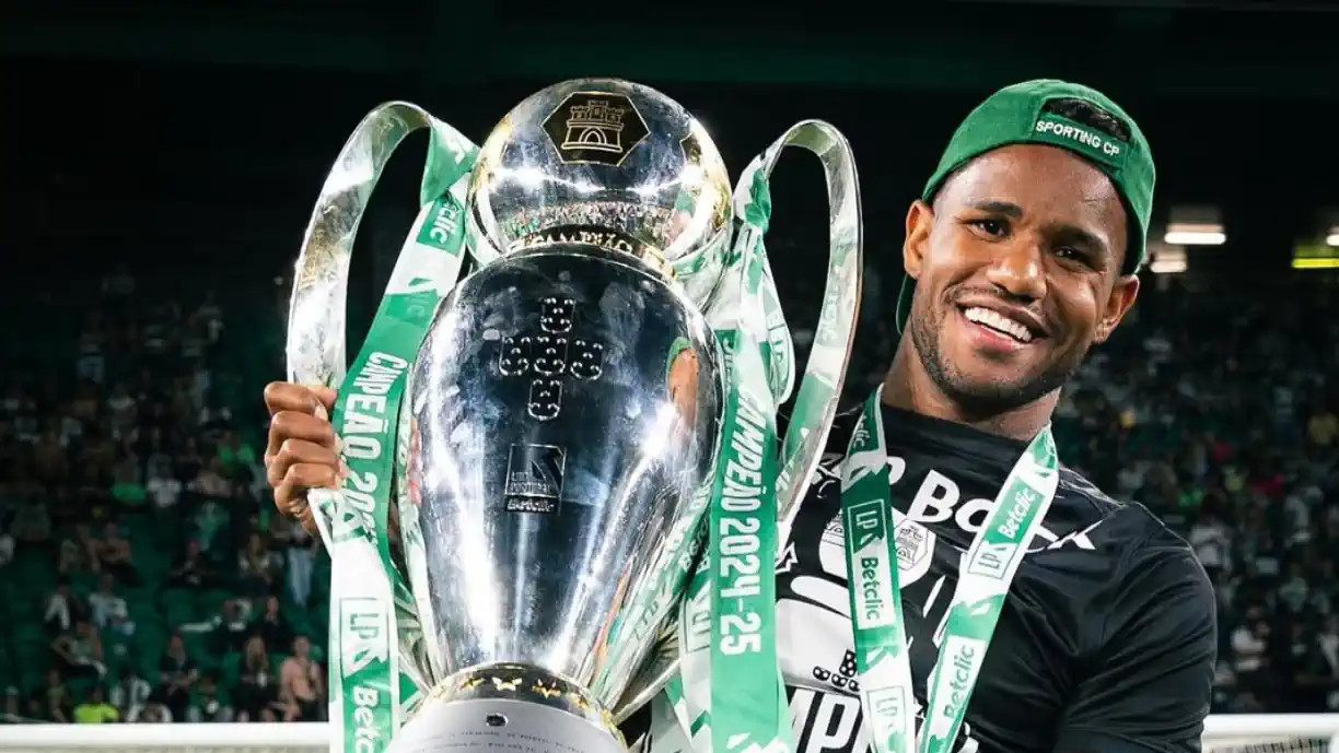 Durante festejos do título do Sporting, Matheus Reis confirmou saída de um dos jogadores do plantel comandado por Rui Borges