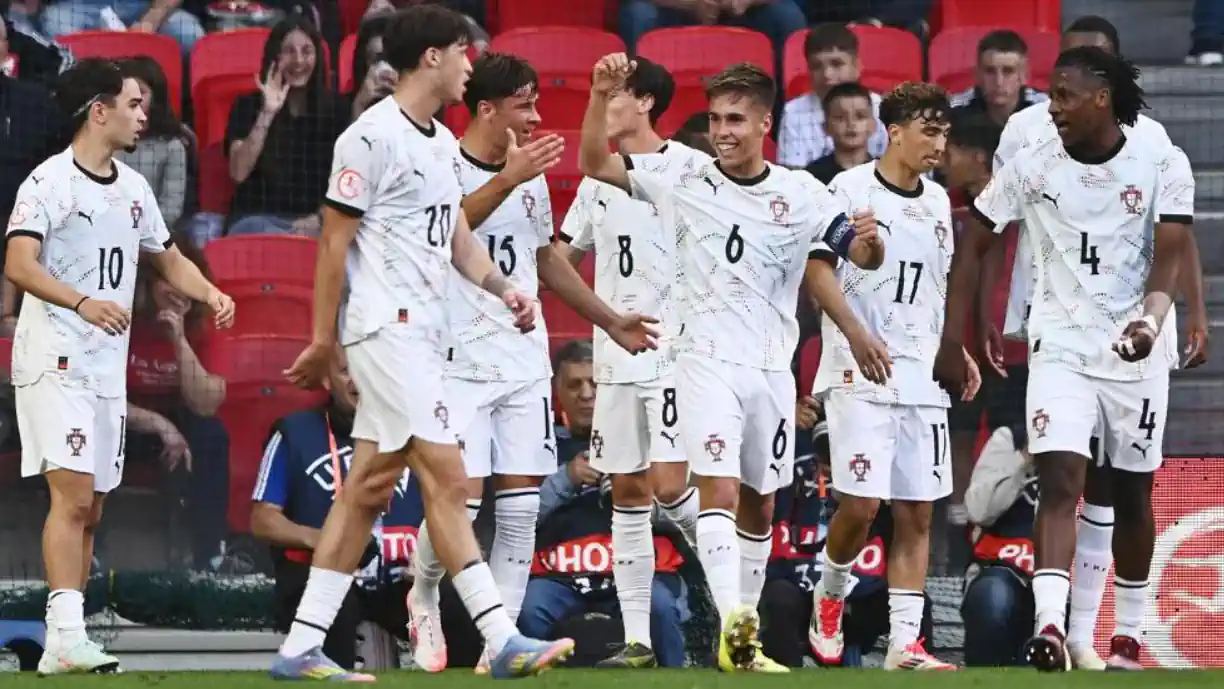 Confira a programação do Futebol na TV desta quinta-feira, 29 de maio, com grande destaque para o Portugal - Itália, das meias do Europeu de sub-17