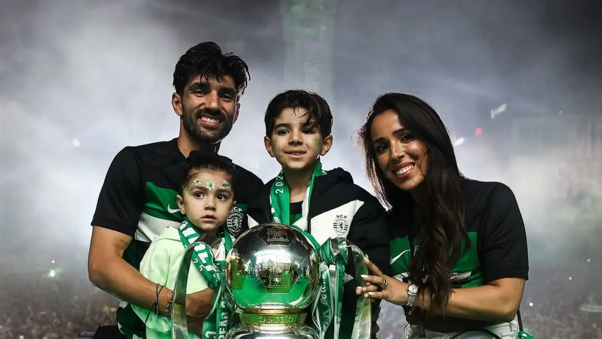 Ricardo Esgaio, defesa do Sporting, demonstra-se animado num vídeo bastante partilhado nas redes sociais após a conquista do título