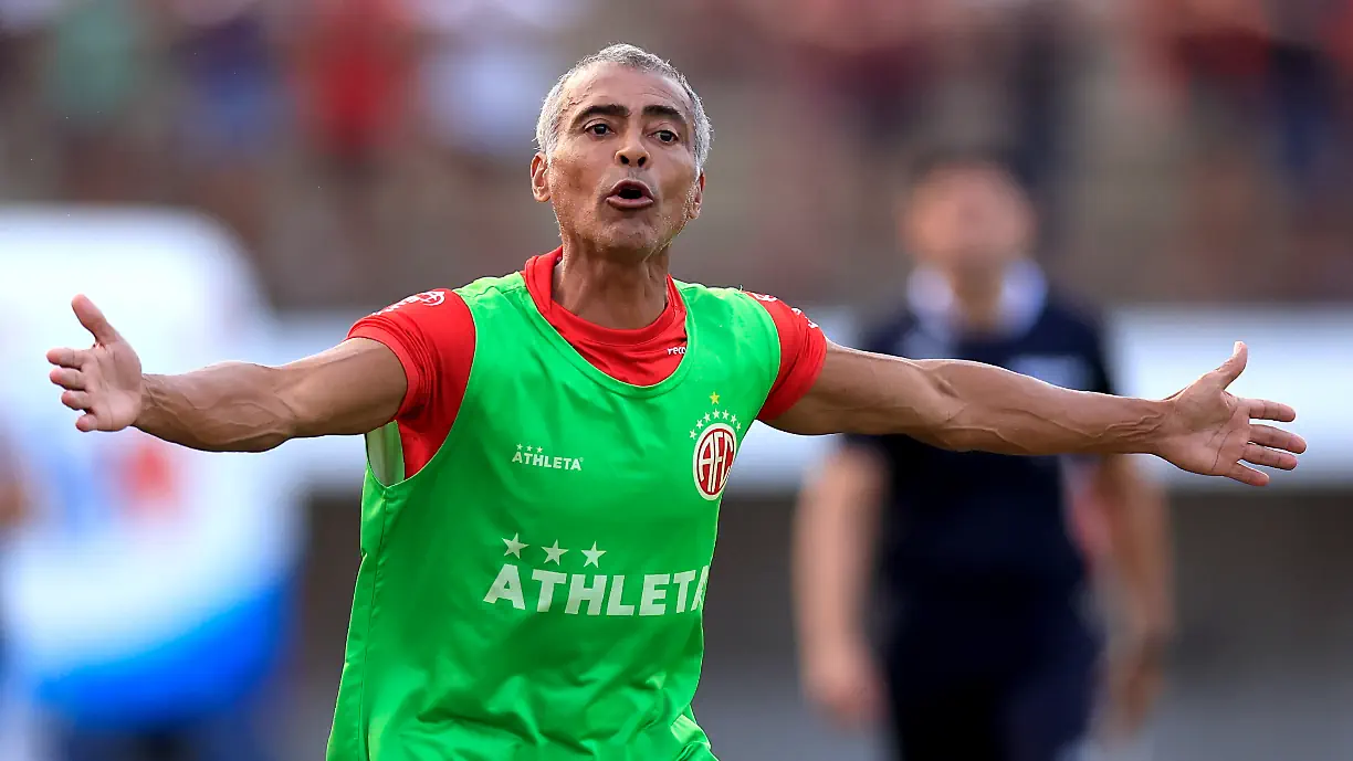 Romário impressionado com jogador com nove golos pelo Sporting: "É fo**"
