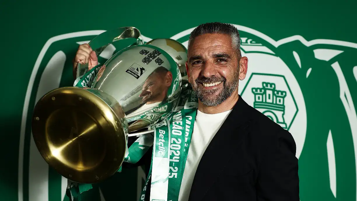 Comentador analisou as diferentes variantes táticas implementadas por Rui Borges, apesar de realçar que estilo não é igual ao de Ruben Amorim no Sporting
