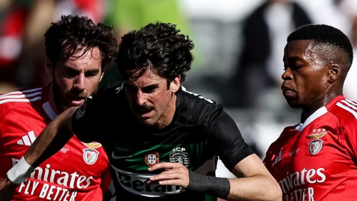 Sporting vence final da Taça da Liga frente ao Benfica (3-1) e consegue conquistar a dobradinha, que fugia ao Clube de Alvalade desde a temporada 2001/02