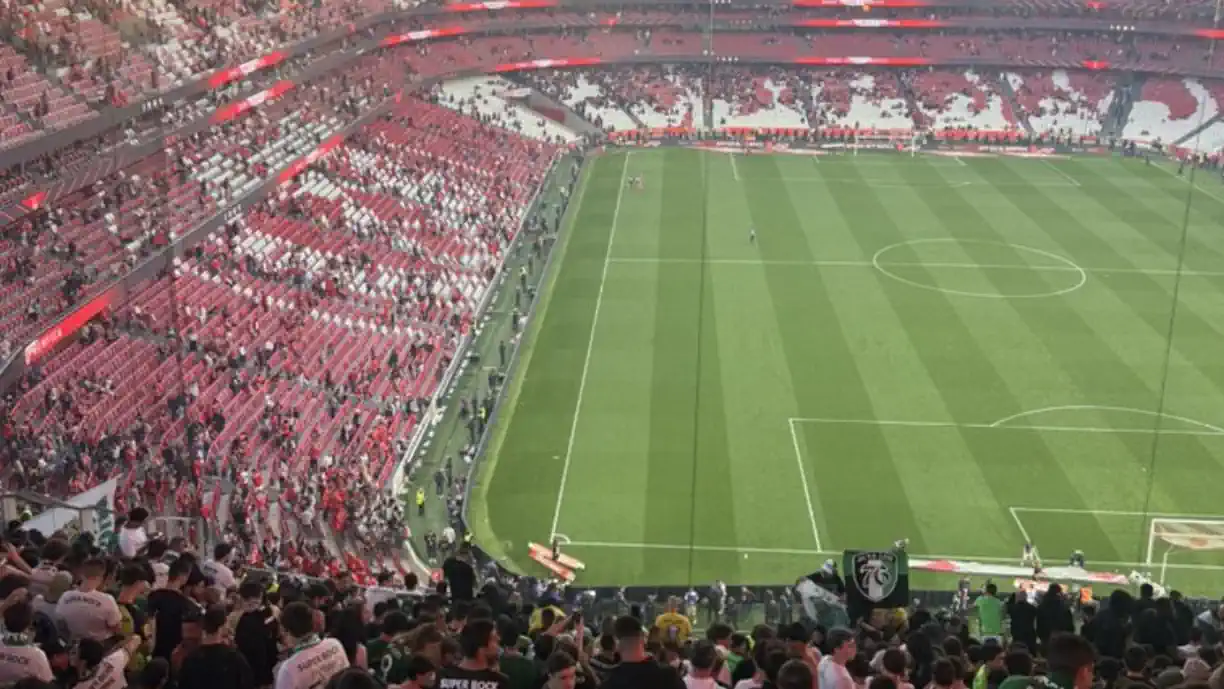 Glória do Sporting envolveu-se em bate-boca tenso nos camarotes do estádio do Benfica