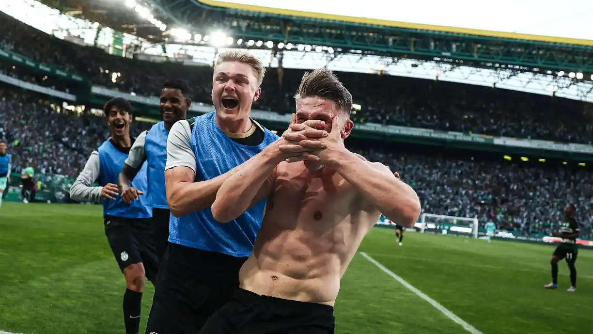 Sporting sagrou-se bicampeões nacionais, após derrotarem Vitória de Guimarães por 2-0, com golos marcados por Pedro Gonçalves e Gyokeres