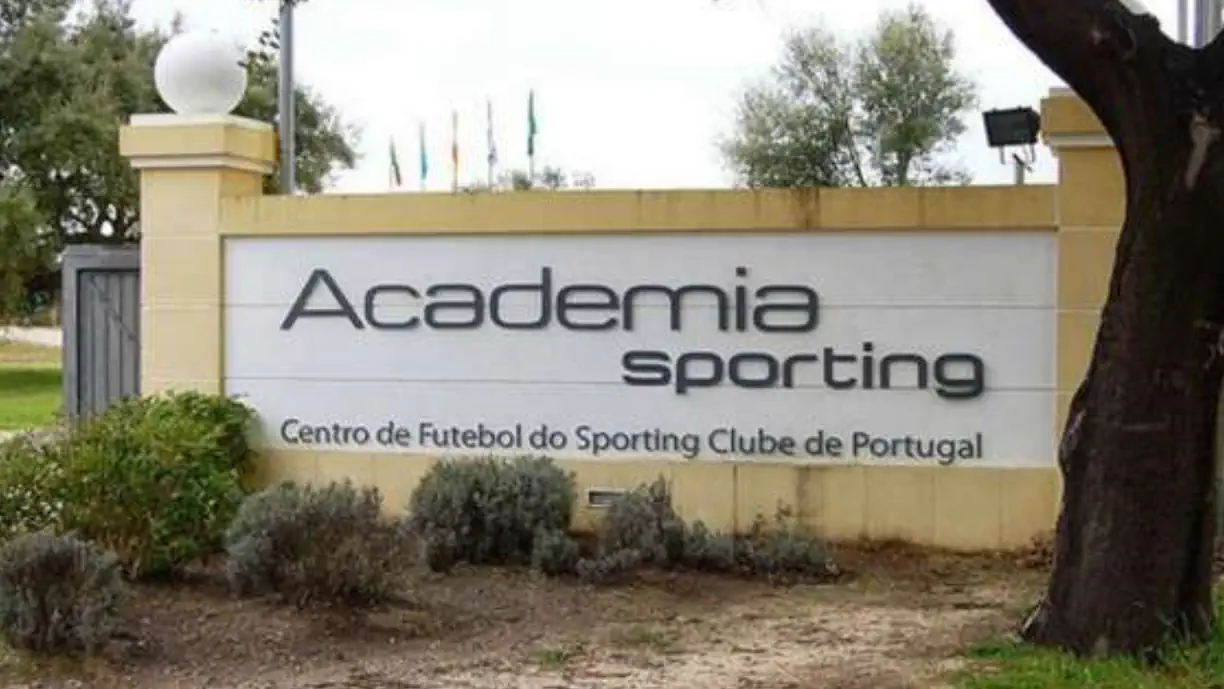 Futebolista, que rescindiu após invasão a Alcochete, esteve na Academia por causa de Paulo Simão, seu irmão que integra os juvenis do Sporting