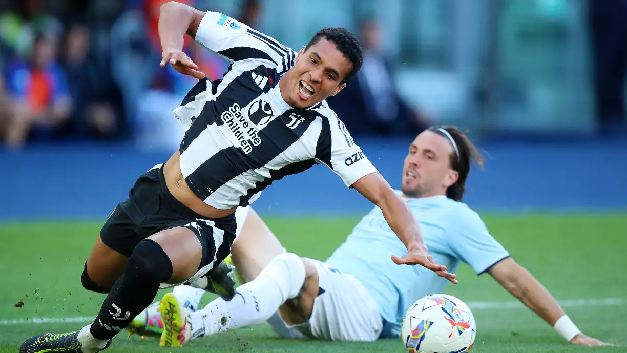 Exclusivo Leonino - Alberto Costa era um dos alvos do Sporting para a temporada de 2025/26; Clube toma posição sobre ala da Juventus