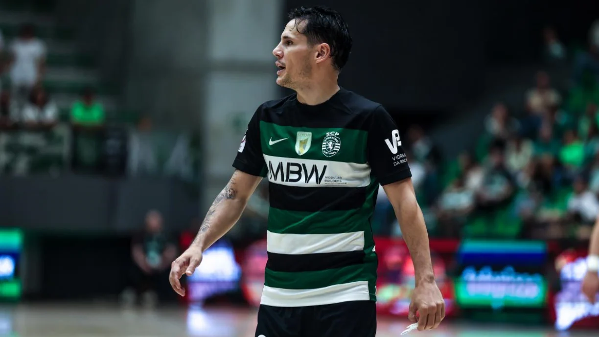  Alex Merlim voltou a deixar um recado sobre os ruídos vindos de fora e deixou uma pequena provocação ao rival antes do Sporting - Benfica