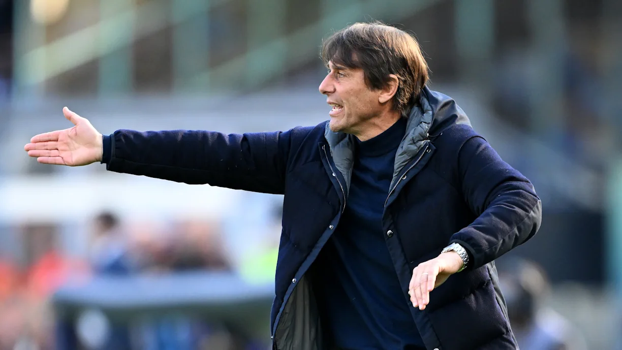 Antonio Conte tem a permanência assegurada na próxima temporada do Nápoles e quer contratar craque do Sporting