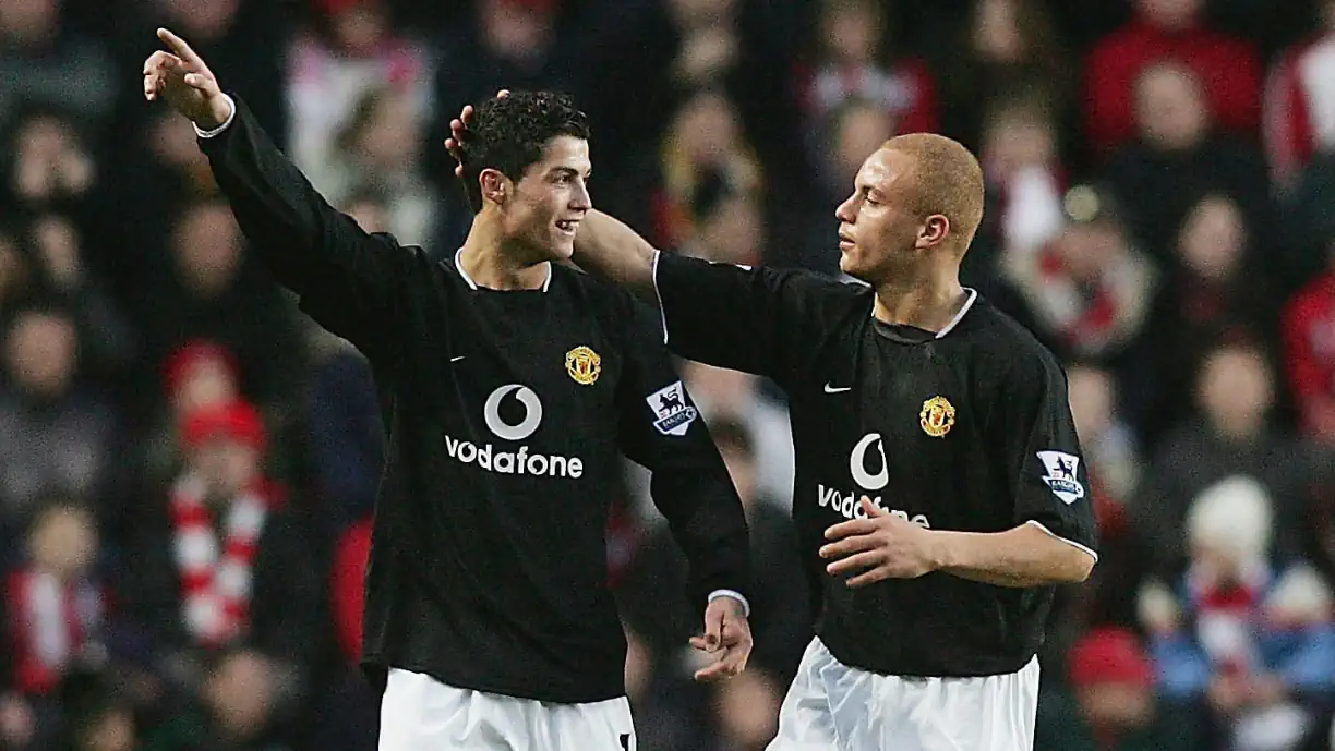 Cristiano Ronaldo e Wes Brown partilharam balneário no Manchester United e ex-defesa diz que português é o GOAT do clube