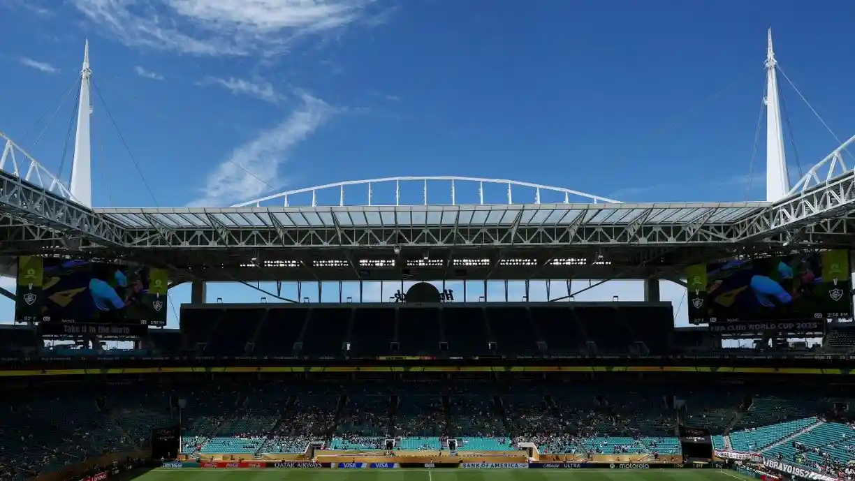 Futebol na TV: Esta quinta-feira há um duelo imperdível entre Juventus e Manchester City, a contar para a última jornada da fase de grupos do Mundial de Clubes