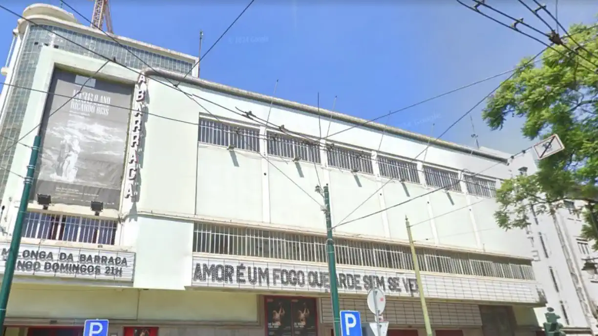 Um grupo de neonazis agrediu violentamente o ator Adérito Lopes, esta terça-feira, dia 10 de junho, à porta do teatro "A Barraca"