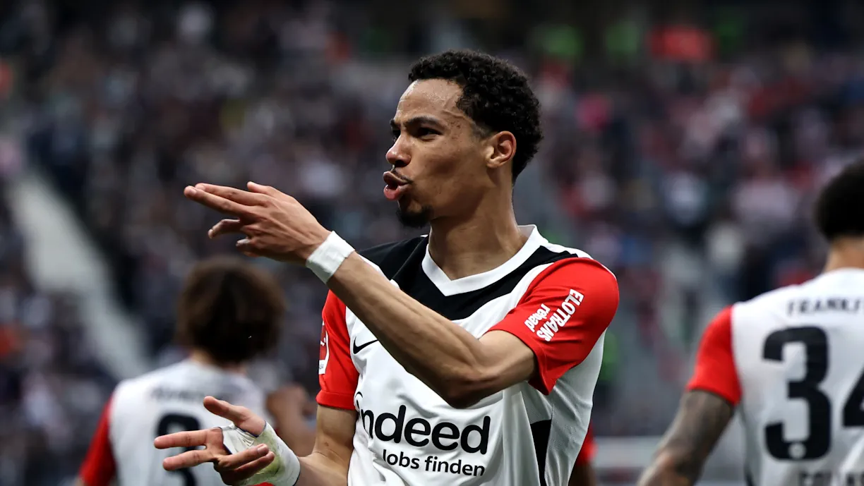 Saída de Hugo Ekitiké pode tramar Sporting e levar a mudança de planos