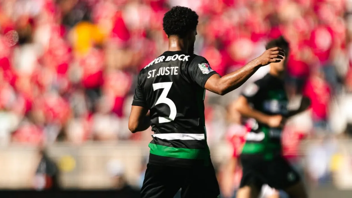 Jeremiah St Juste deixa Sporting no verão e estrutura já escolheu João Simões como substituto do neerlandês
