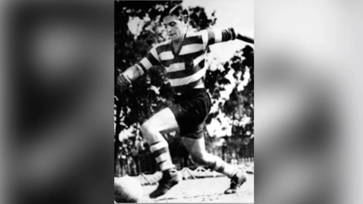 Pela equipa principal de futebol do Sporting, Oliveira Martins só fez 19 jogos oficiais, com 10 golos apontados e um título de Campeão de Lisboa