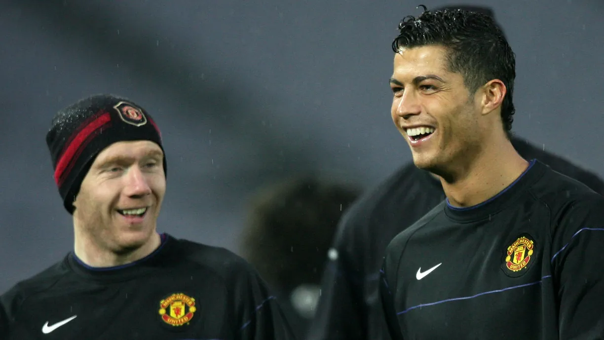Paul Scholes acredita que Manchester United deve libertar Bruno Fernandes para o Al Hilal, onde será rival de Cristiano Ronaldo
