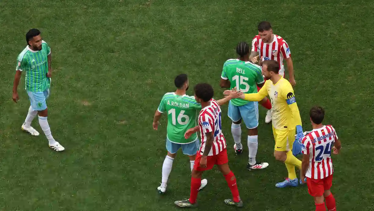 Alvo do Sporting não saiu do banco no Seattle Sounders - Atlético Madrid
