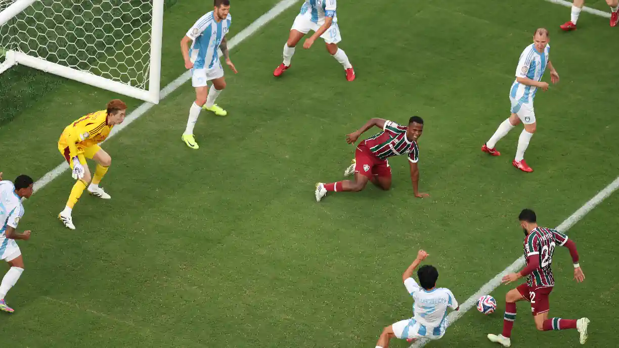 Fluminense x Ulsan Hyundai terminou 4-2 para os brasileiros, com Jhon Arias, avançado apontado ao Sporting a fazer um golo e uma assistência