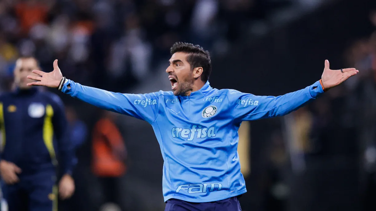 Abel Ferreira diz, inclusive, que o Palmeiras vive um momento inédito da sua história e fala de alvo do Sporting