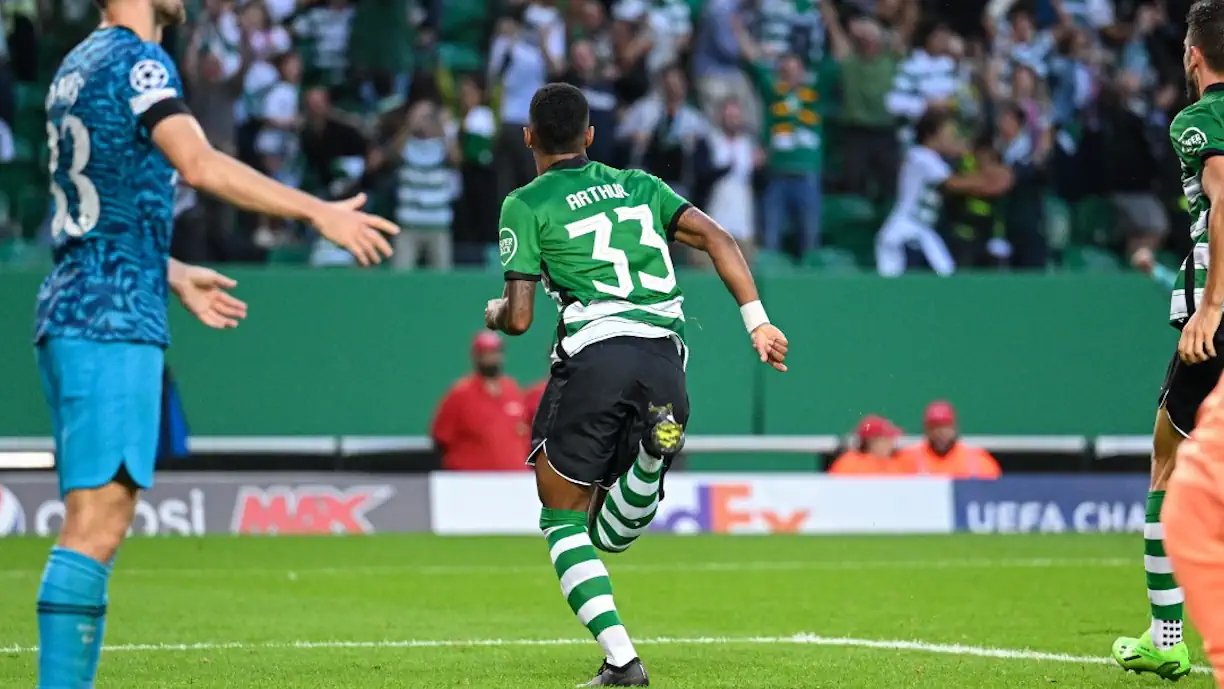Ao serviço do Sporting, Arthur Gomes marcou quatro golos e fez três assistências, num total de 38 encontros, mas momento marcante foi frente ao Tottenham