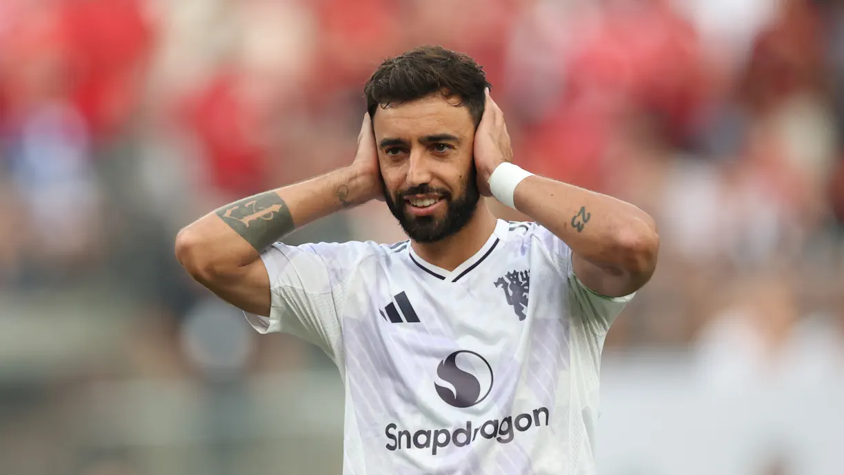 Bruno Fernandes foi a figura central do Manchester United - West Ham ao bisar e ajudar ex Sporting Ruben Amorim a triunfar