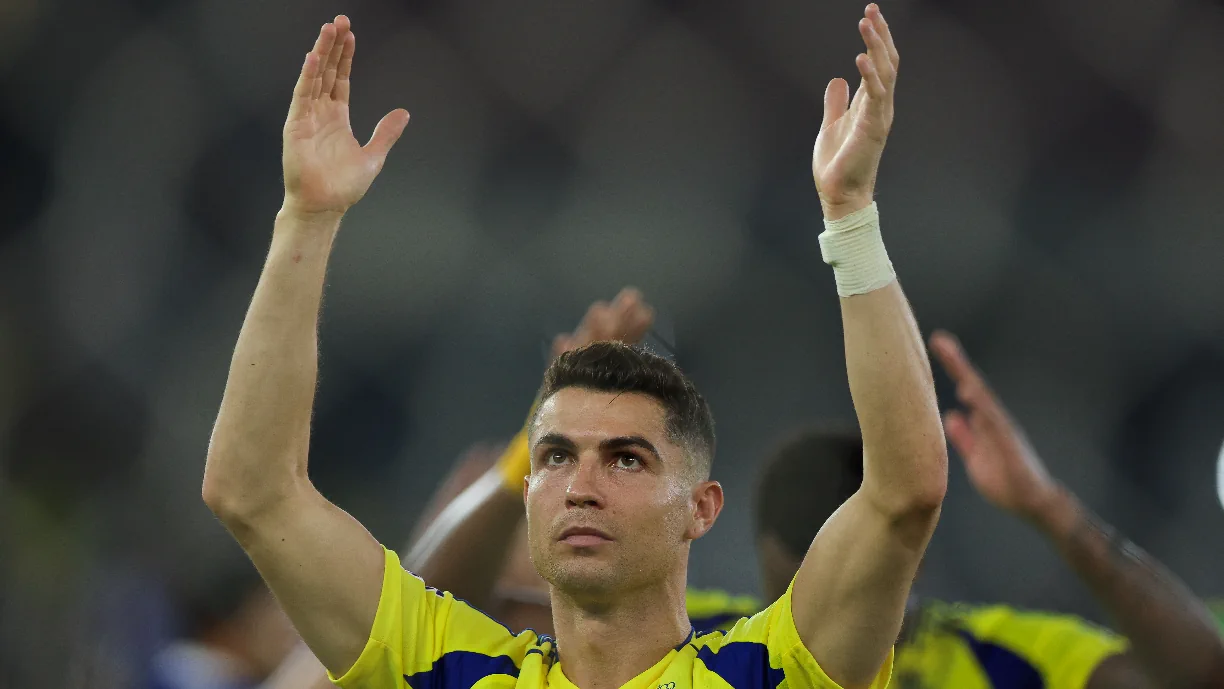 Ao longo do ano, glória do Liverpool e adversário de Cristiano Ronaldo ficou fora da lista de inscritos da Liga Saudita na segunda metade da época