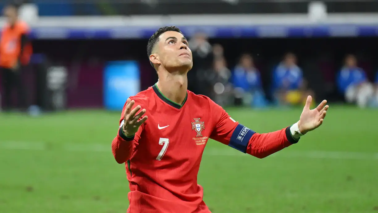 Médio português recusa sair da liga espanhola para ir para perto de Cristiano Ronaldo