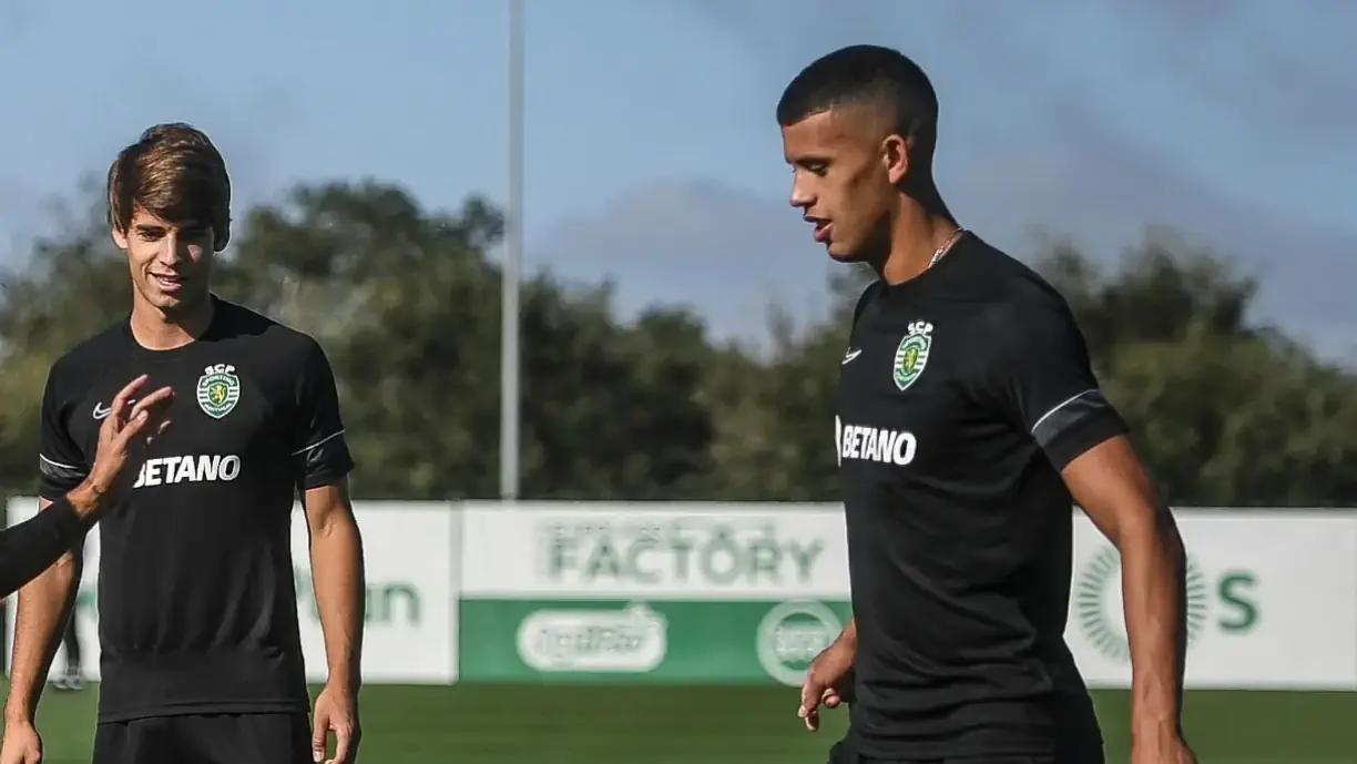 Jogou com Matheus Nunes e Bragança no Sporting e diz que não queria rumar aos leões