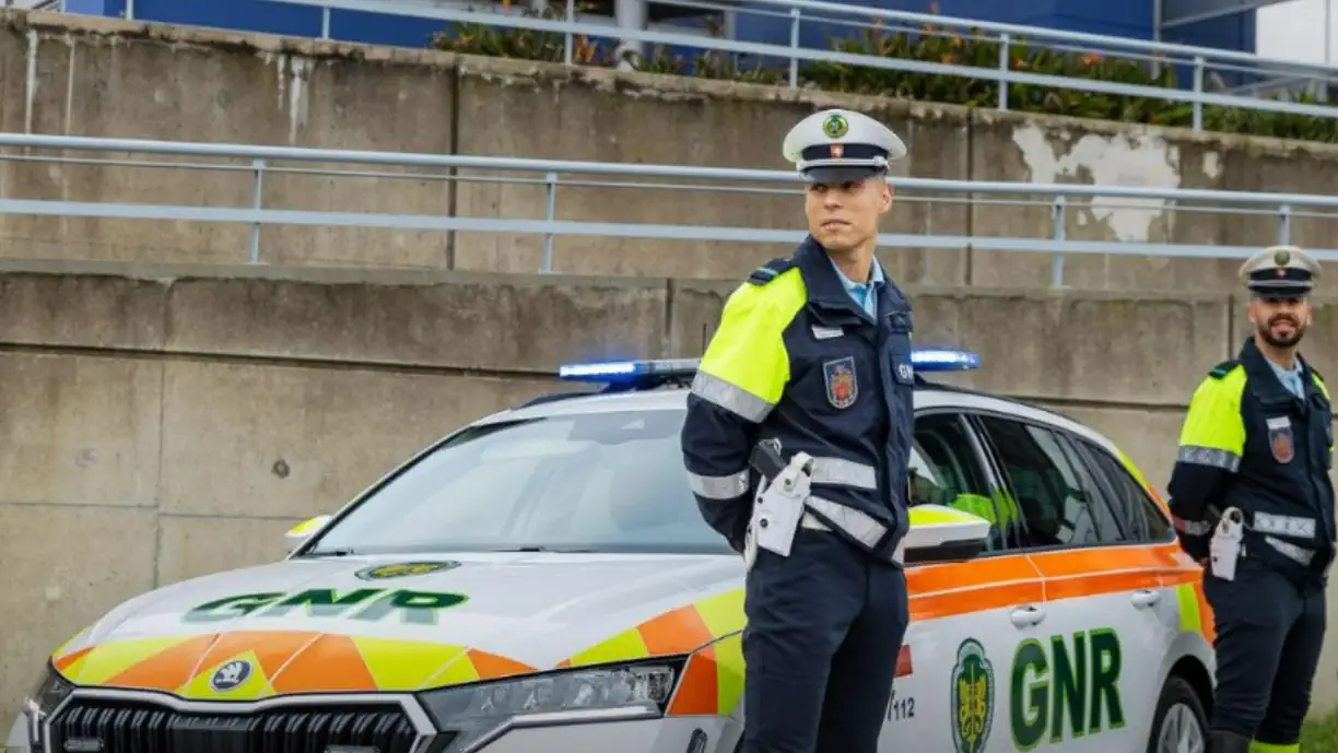 Vítima mortal resultante do acidente na A25 ao quilómetro 50,6 - era o condutor no motociclo e tinha 57 anos
