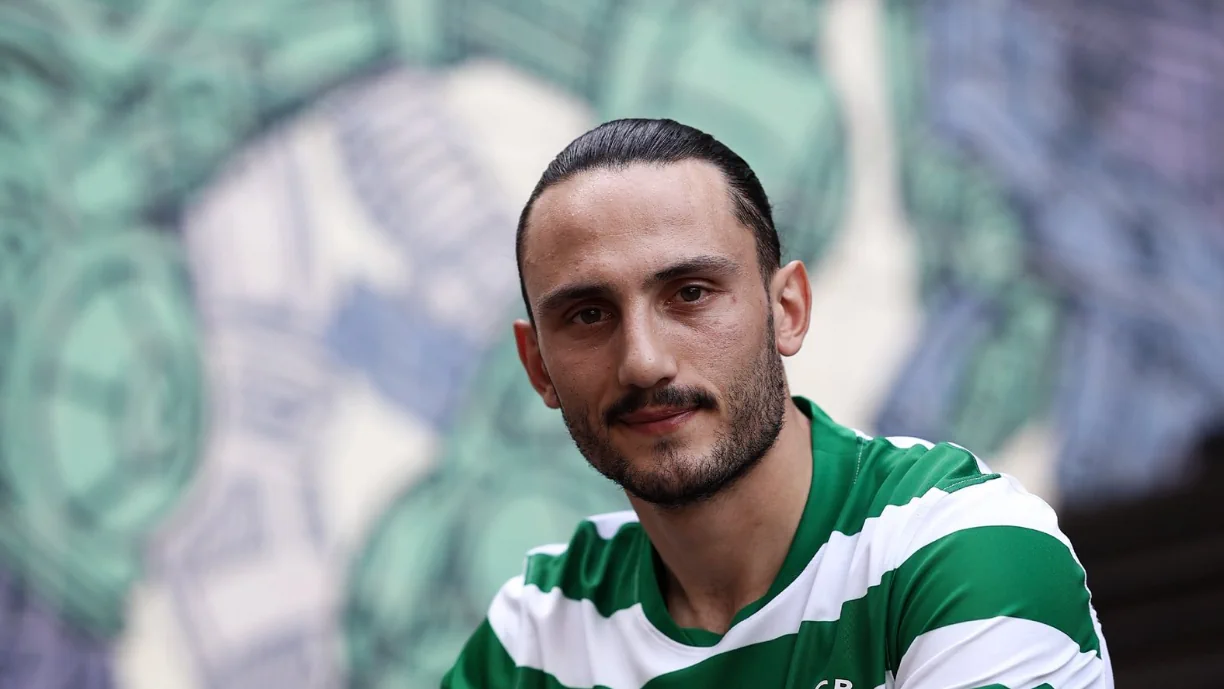 Primeiro treino dos campeões nacionais de futebol em Lagos trouxe novidades sobre Kochorashvili; Médio deu boas notícias aos adeptos do Sporting