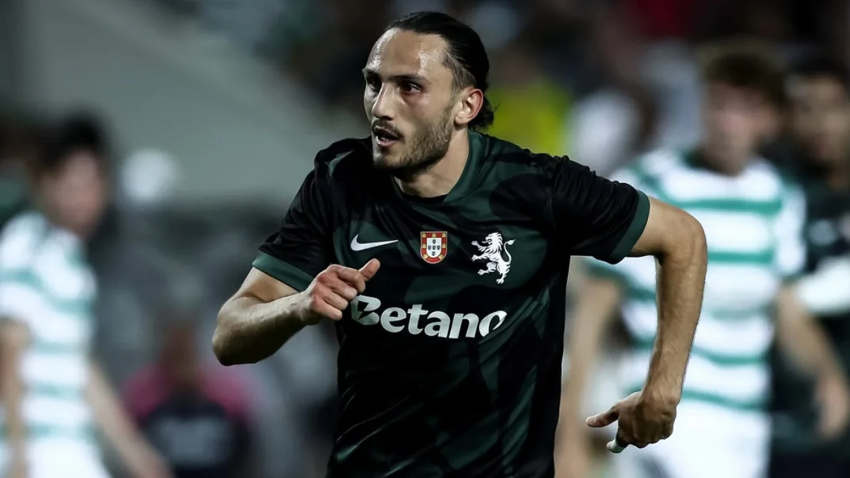 Giorgi Kochorashvili foi oficializado ao Sporting no início de julho e, ao contrário do que se possa expectar o médio não veio para substituir Morten Hjulmand