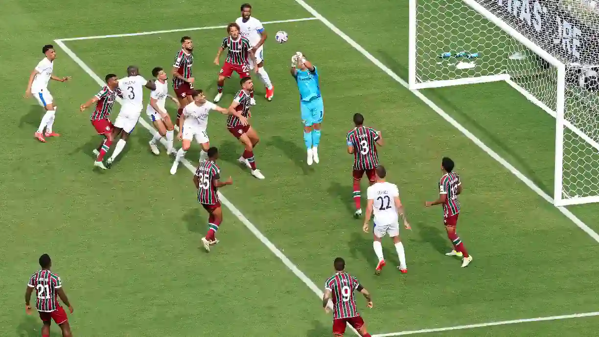 Flu venceu o Al Hilal por 2-1 e garantiu um lugar nas meias-finais do Mundial de Clubes; Ex alvo do Sporting fez 90 minutos