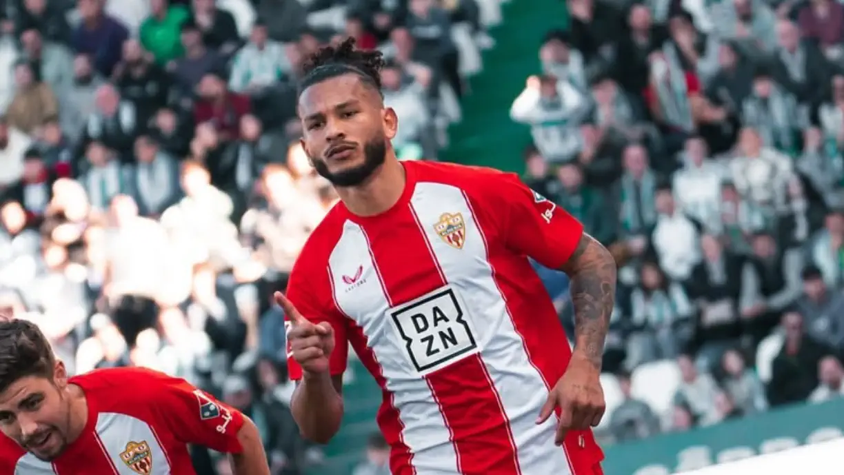 Diretor desportivo do Almería garante que clube espanhol ainda não recebeu qualquer proposta do Sporting por Luis Suárez