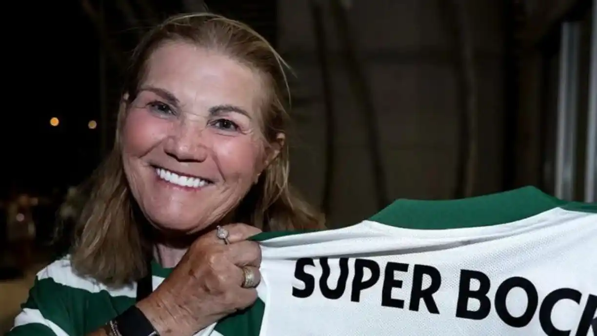 Dolores Aveiro é adepta ferrenha do clube de Alvalade e mostra-o várias vezes, através do seu Instagram