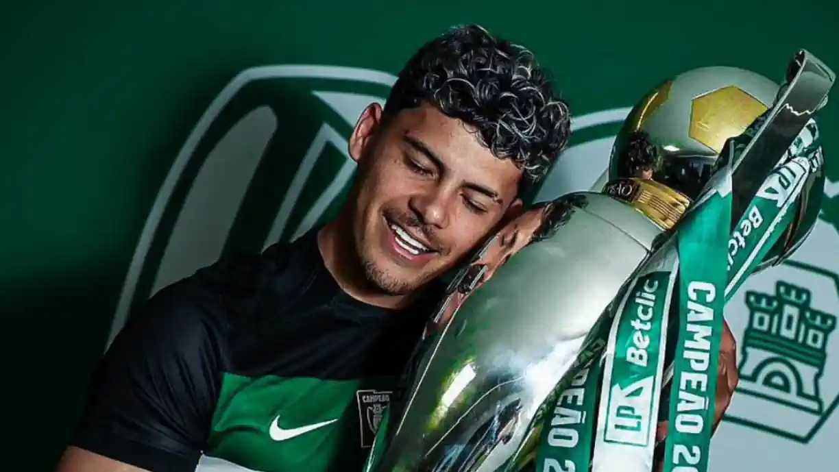 Maxi Araújo pode estar de saída do Sporting; Clube de Alvalade aceita vender ala de 25 anos por muitos milhões