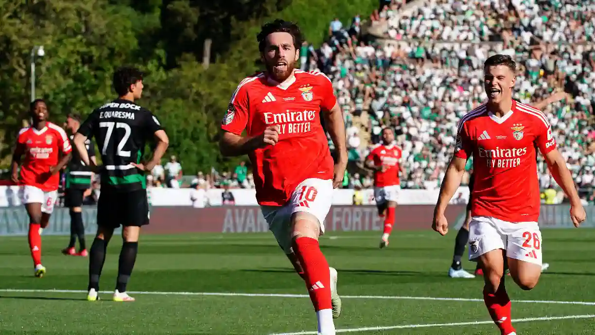 Can Kaymakoglu, diretor do Besiktas, está em Portugal para fechar Hidemasa Morita com o Sporting e Orkun Kokçu com o Benfica
