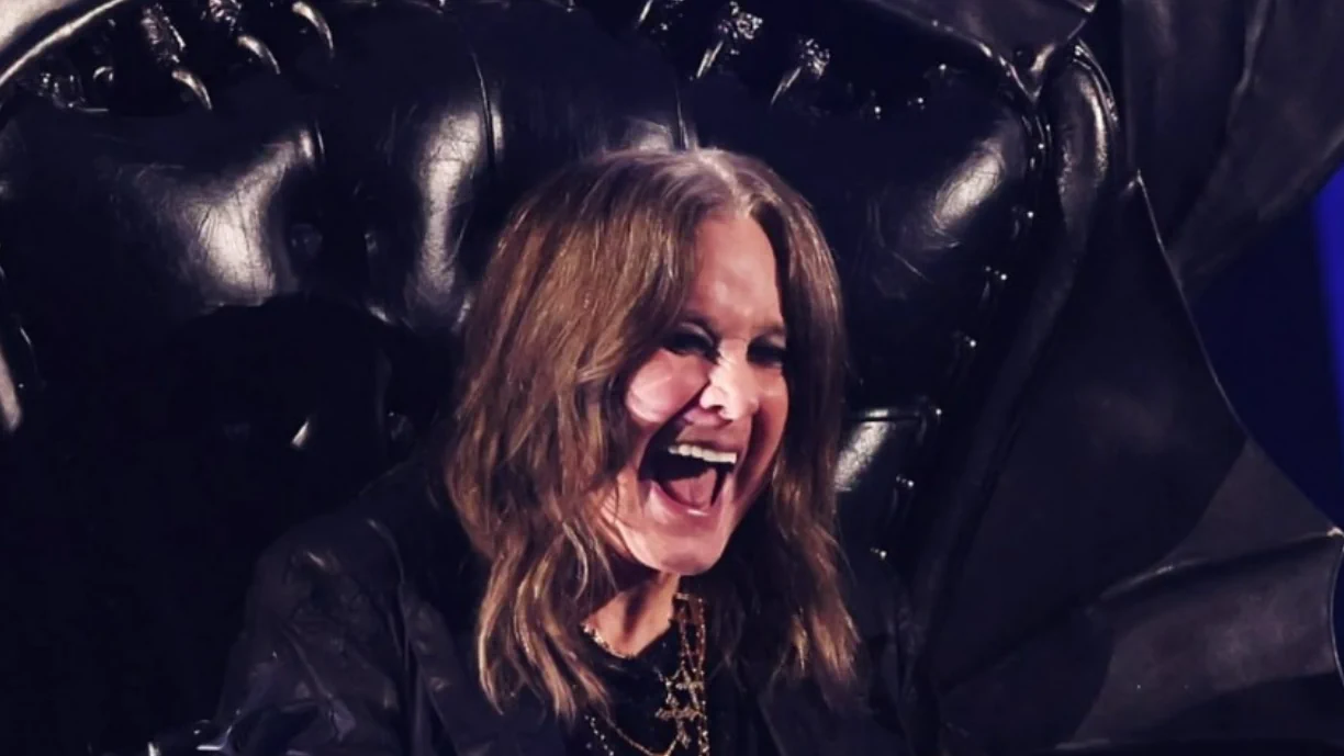 Cantor e compositor britânico, Ozzy Osbourne, morreu esta terça-feira, dia 22 de julho, aos 76 anos de idade