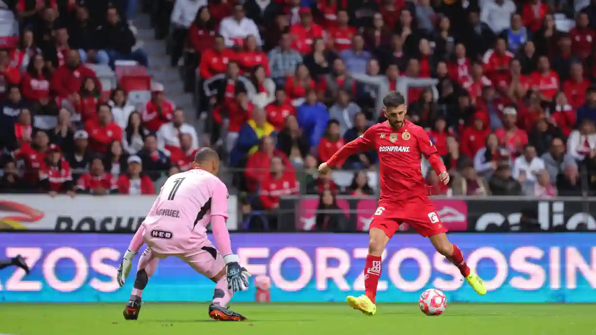 Paulinho marcou um belo golo, mas Toluca perde com o Tigres e Pachuca de William Carvalho, ex Sporting, é líder isolado