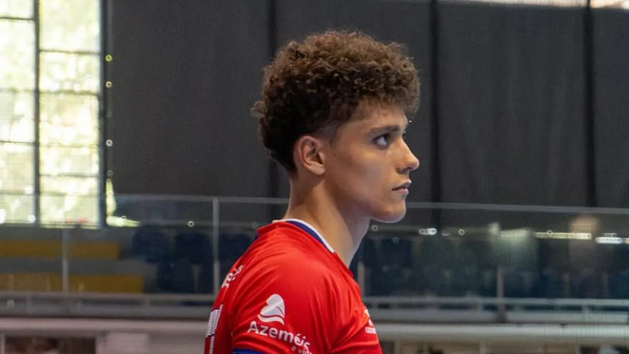 Santiago Honório, jovem avançado português, deixa Oliveirense e reforça hóquei em patins do Sporting