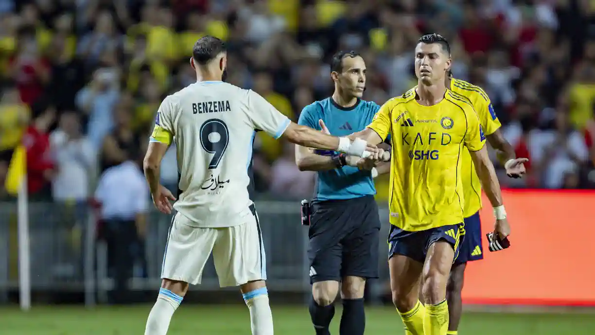 Al Nassr partilhou uma foto nas redes sociais com foco em Cristiano Ronaldo e Karim Benzema, onde deixou uma provocação ao avançado francês