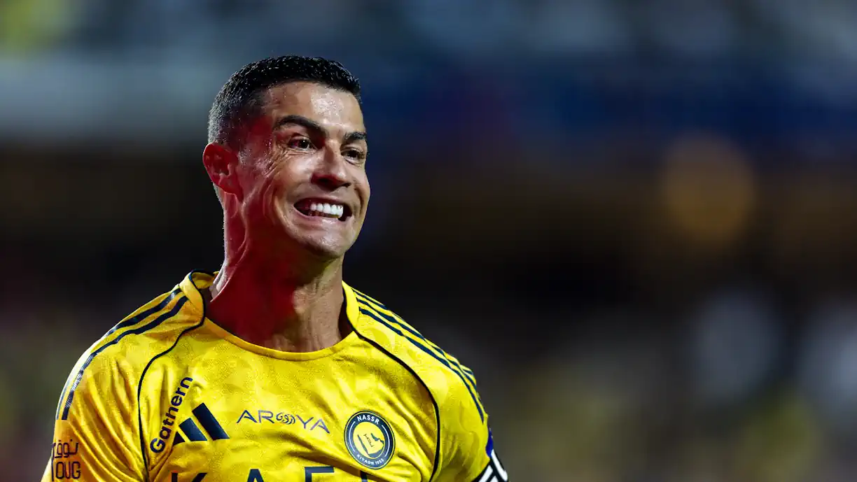Português de 39 anos ruma ao Médio Oriente e será adversário do Al Nassr, de Cristiano Ronaldo e Jorge Jesus, na Saudi Pro League