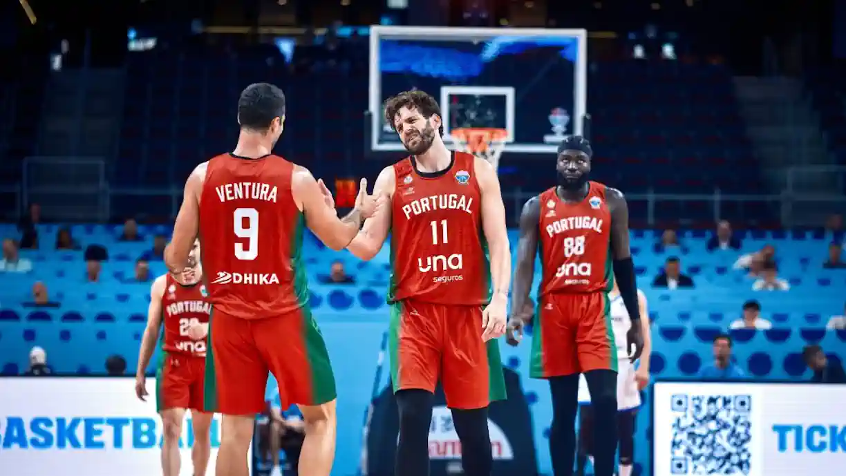 Com dois jogadores do Sporting em campo, Portugal somou a sua primeira vitória em 28 anos no Eurobasket