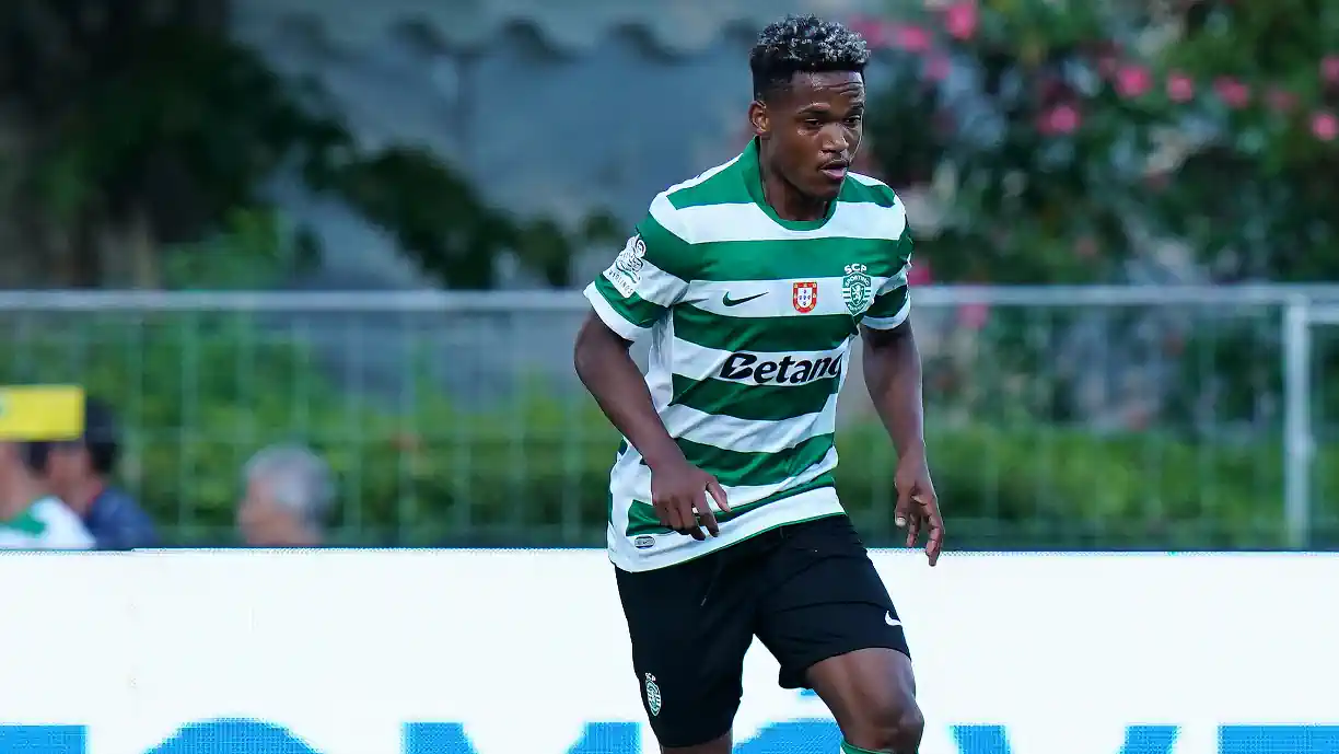 Sporting comprou 65% do passe de Geny Catamo ao Amora e pretende vender o ala caso cheguem Yeremay e Jota Silva