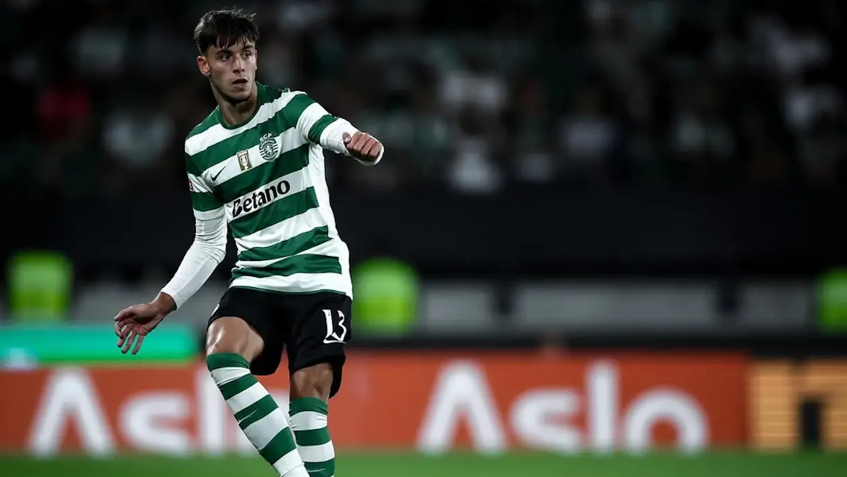 Georgios Vagiannidis somou uma assistência para o golo de Mangas nos seus primeiros minutos disputados pelo Sporting