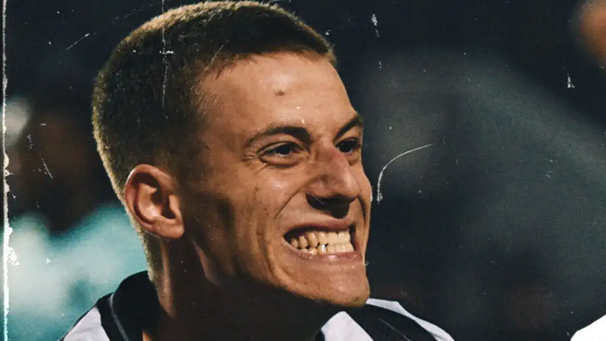 Afinal, Giannis Konstantelias não está no radar do Sporting, que continua totalmente focado em tentar fechar a contratação de Yeremay Hernández