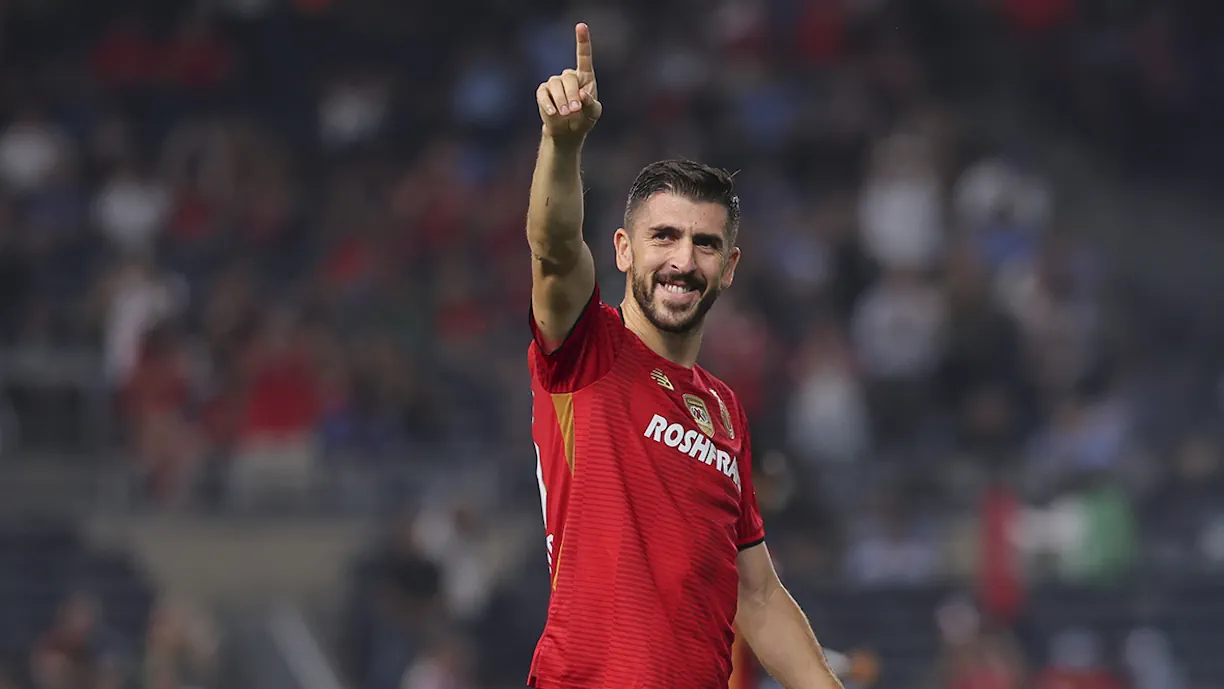 Parece repetição, mas não é: Paulinho volta a marcar! Ex Sporting apura Toluca para... (vídeo)