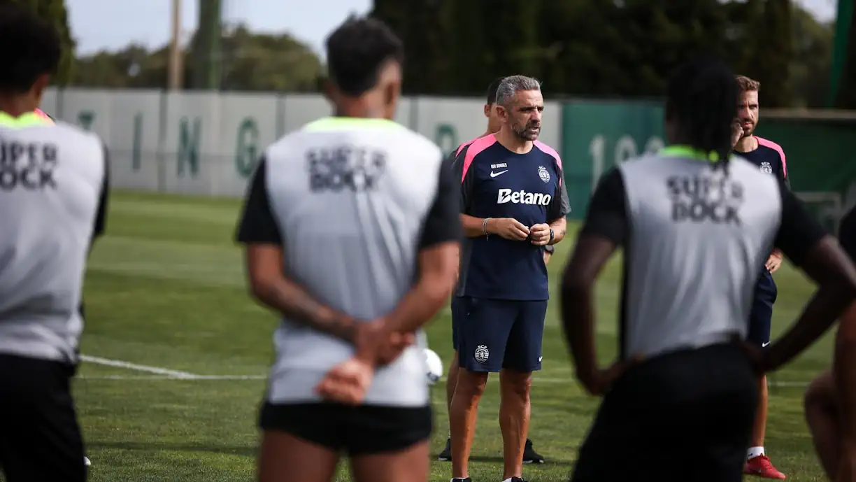 Sporting treinou na manhã desta quarta-feira na Academia Cristiano Ronaldo, em Alcochete, com Rui Borges a ter quatro ausências