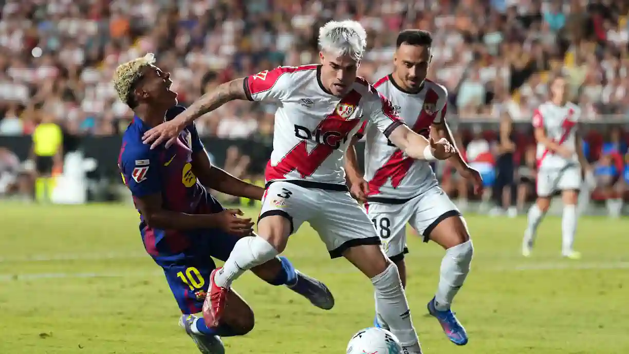 Com ex Sporting como opção titular, Rayo Vallecano - Barcelona terminou num empate envolto de polémica