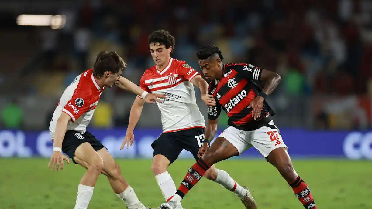 Antigo jogador do Sporting fez a assistência para o golo mais rápido da história da Libertadores, no Flamengo - Estudiantes